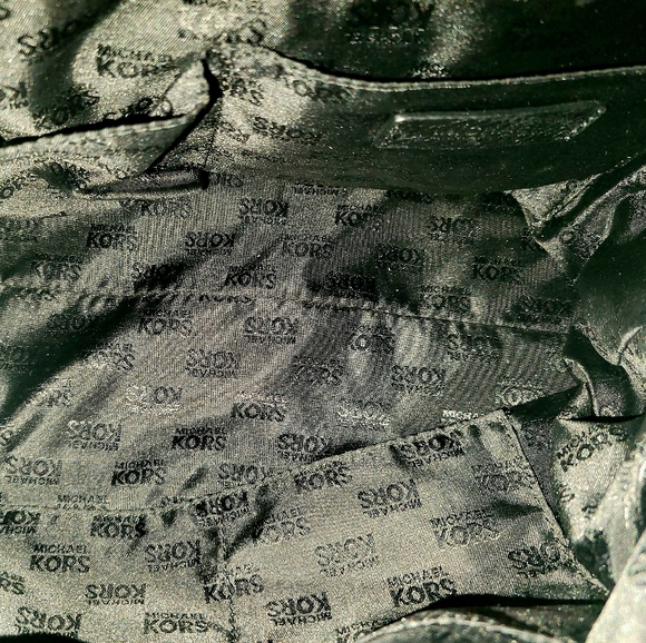 Michael Kors Jamesport Convertible Shoulder Bag - Picture 7 of 8